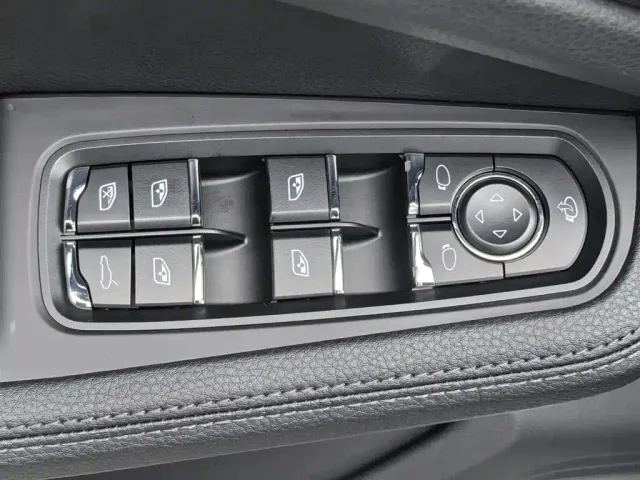 Porsche Macan — Фото автомобиля 15