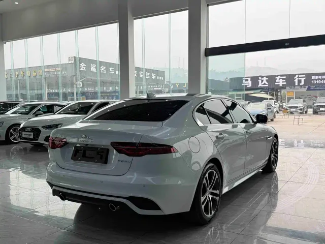 Jaguar XEL — Фото автомобиля 4