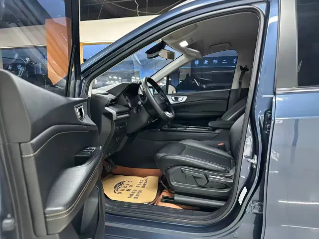Wuling Jiachen — Фото автомобиля 5