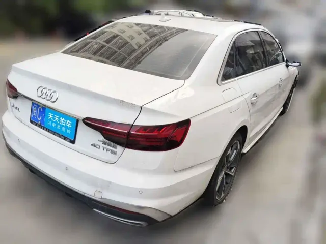 Audi A4L — Фото автомобиля 2