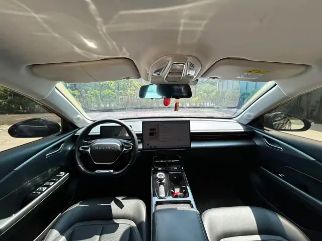 Wuling Starlight — Фото автомобиля 6