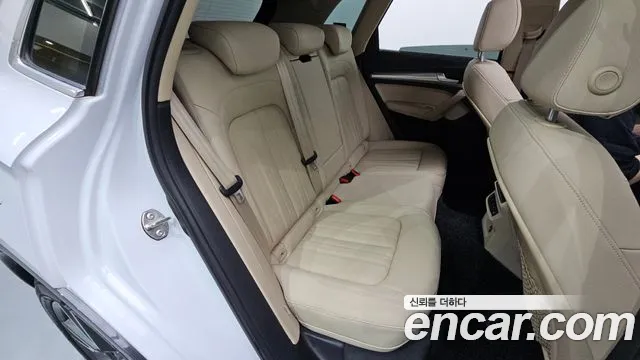 Audi Q5 FY — Фото автомобиля 11