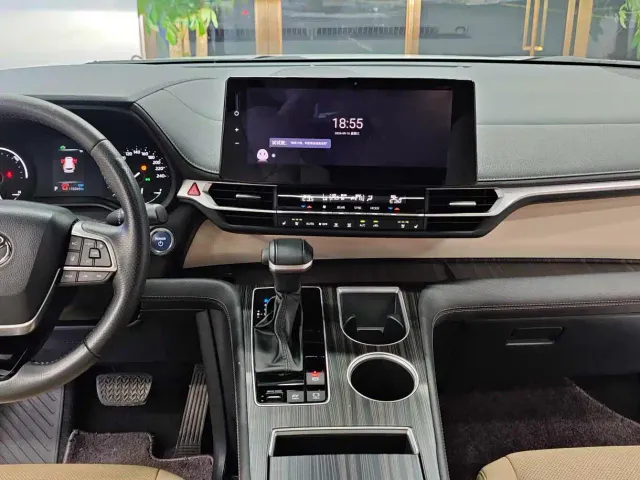 Toyota Sienna — Фото автомобиля 8