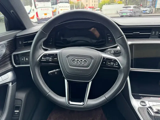 Audi A6L — Фото автомобиля 7