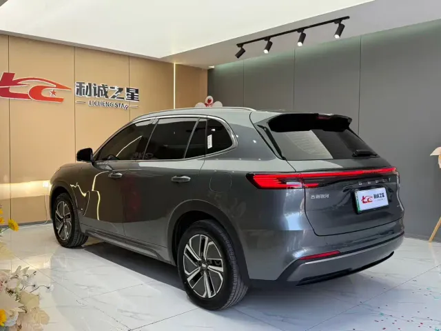 Geely Galaxy Starship 7 EM-i — Фото автомобиля 9