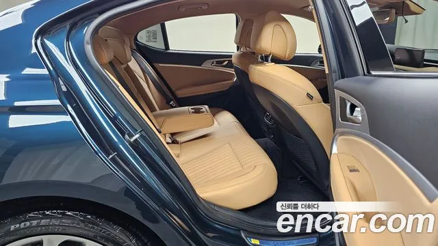 Genesis G70 — Фото автомобиля 11