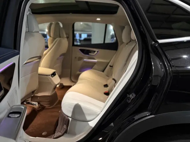 Mercedes-Benz EQE SUV — Фото автомобиля 6