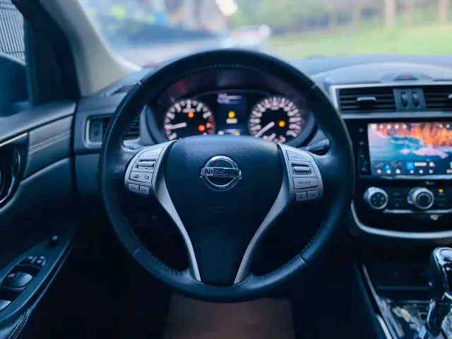 Nissan Tiida — Фото автомобиля 5
