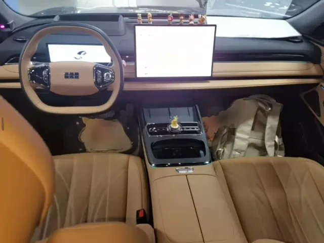 Geely Galaxy Xingyao 8 — Фото автомобиля 9