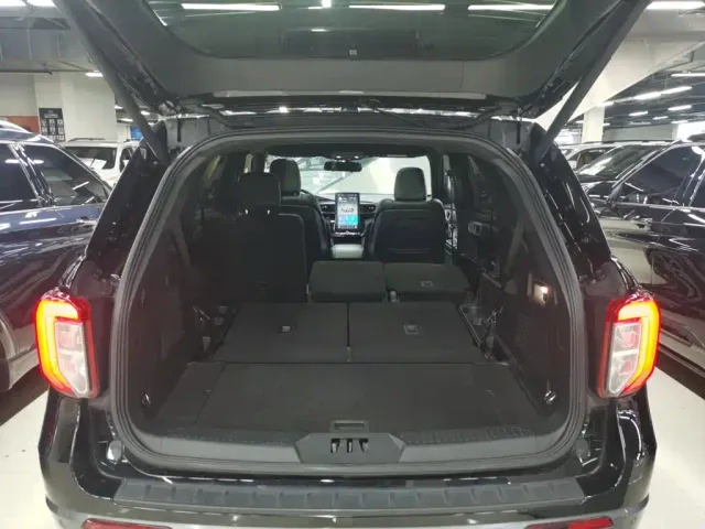 Ford Explorer — Фото автомобиля 11