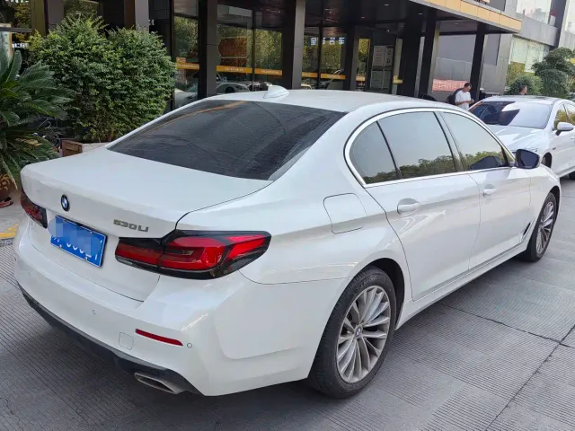 BMW 5 Series — Фото автомобиля 2