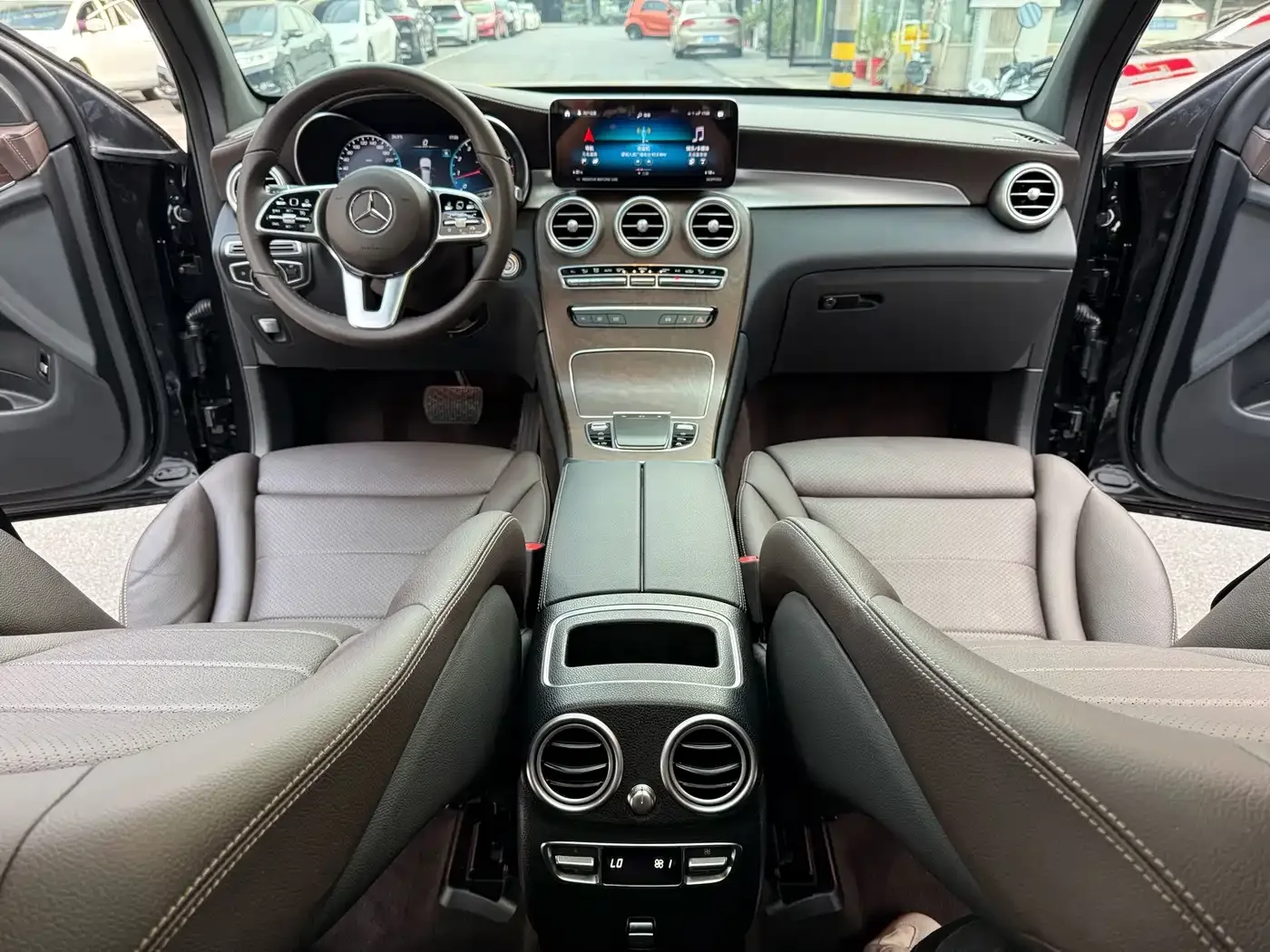 Mercedes-Benz Mercedes-Benz GLC 2022 Facelift GLC 300 L 4MATIC Dynamic Collector's Edition — Фото автомобиля 10