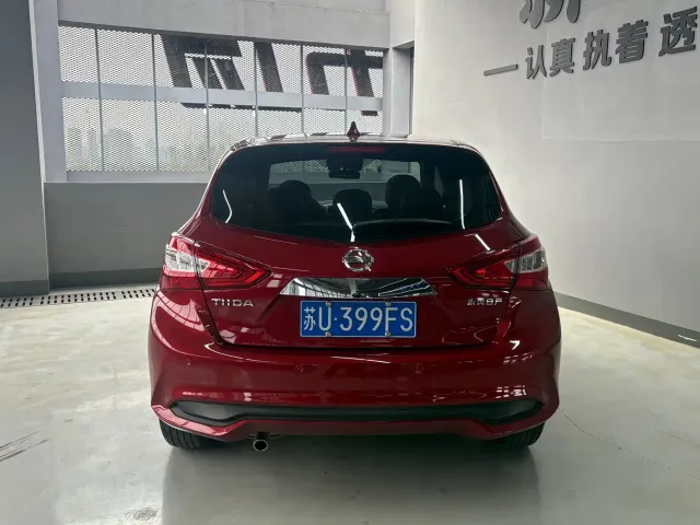 Nissan Tiida — Фото автомобиля 8