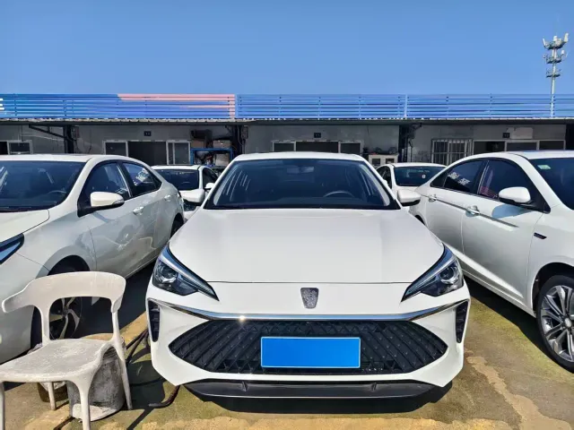 Roewe i5 — Фото автомобиля 2