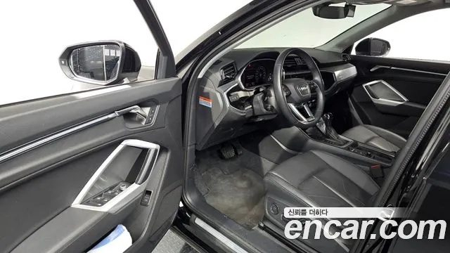 Audi Q3 — Фото автомобиля 10