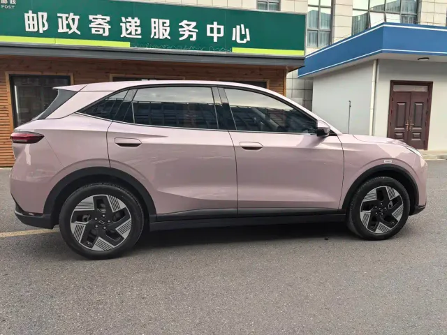 Bestune Yueyi 03 — Фото автомобиля 12