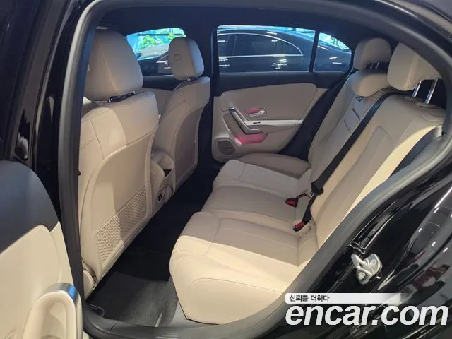 Mercedes-Benz A-Class W177 — Фото автомобиля 10