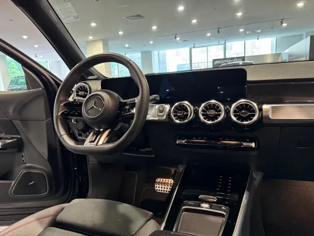 Mercedes-Benz GLB AMG — Фото автомобиля 9