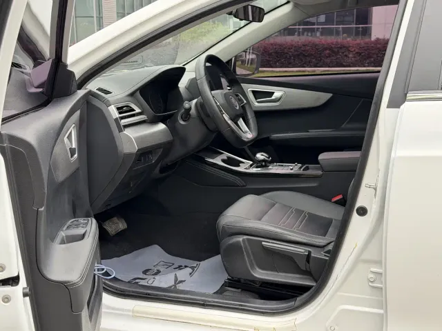 BYD Qin — Фото автомобиля 15