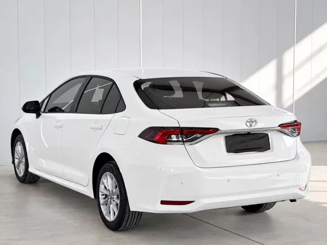 Toyota Corolla — Фото автомобиля 6
