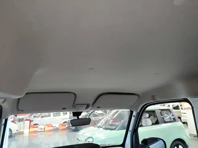 Wuling Motors Wuling Zhiguang NEV 2025 Standard Version — Фото автомобиля 17