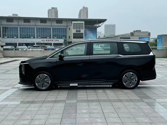Maxus Dajia 7 — Фото автомобиля 4