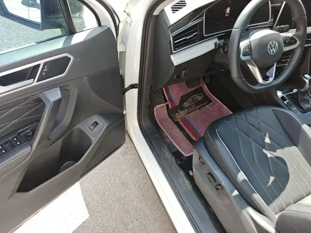 Volkswagen Tiguan L — Фото автомобиля 15