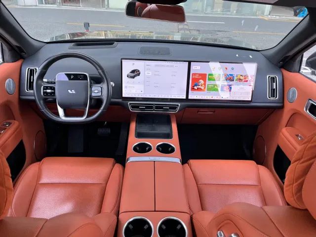Li Auto L8 — Фото автомобиля 15