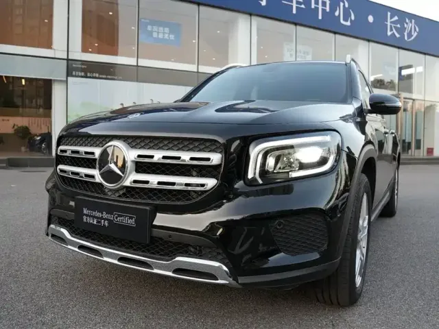Фотография автомобиля — Mercedes-Benz GLB-Class