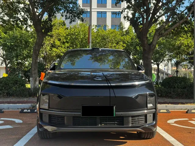 Li Auto L9 — Фото автомобиля 2