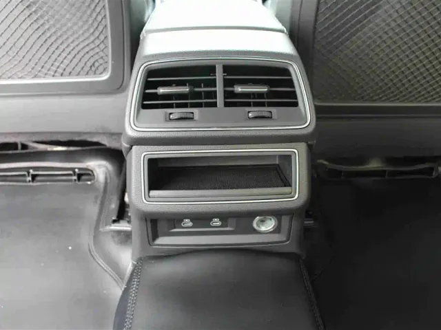 Audi A6L — Фото автомобиля 12