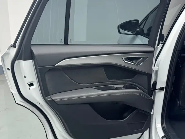 Audi Q5 e-tron — Фото автомобиля 16