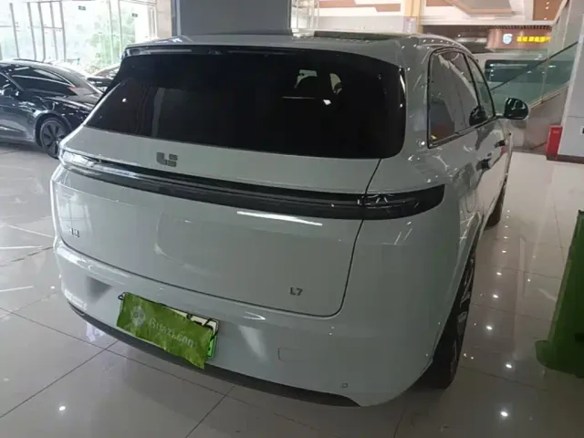 Li Auto L7 — Фото автомобиля 6