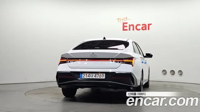 Hyundai Avante CN7 — Фото автомобиля 4
