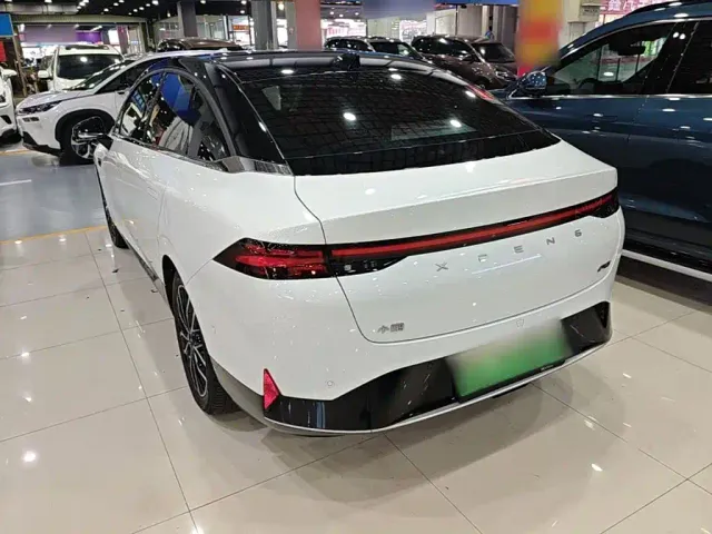Xpeng P5 — Фото автомобиля 4