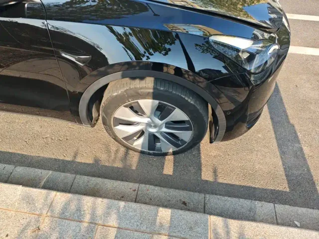 Tesla Model Y — Фото автомобиля 8