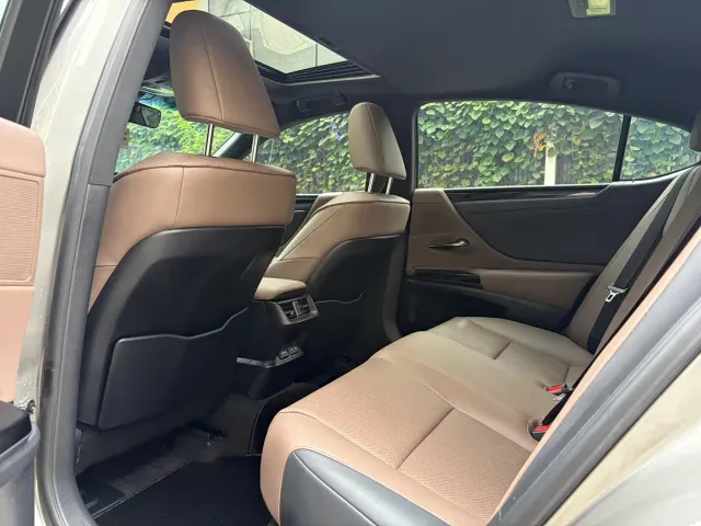 Lexus ES — Фото автомобиля 17
