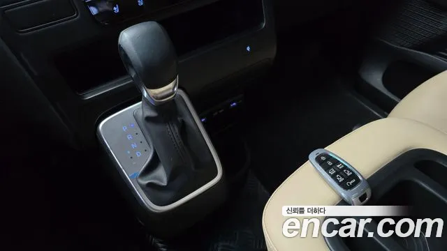 Hyundai Staria Staria L3.5 Tourer 11 мест — Фото автомобиля 9