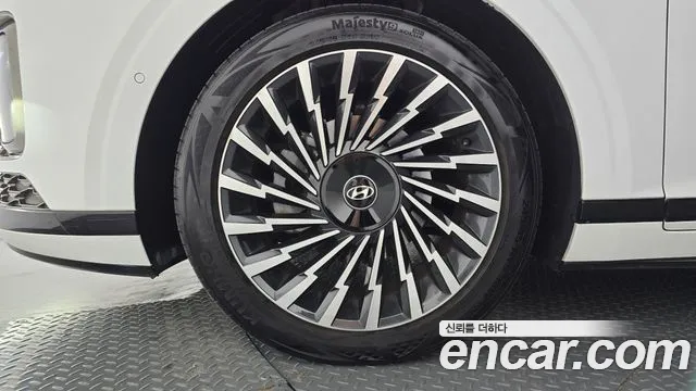 Hyundai Grandeur GN7 — Фото автомобиля 4