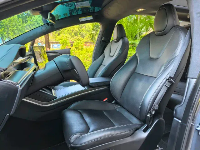 Tesla Model X — Фото автомобиля 5