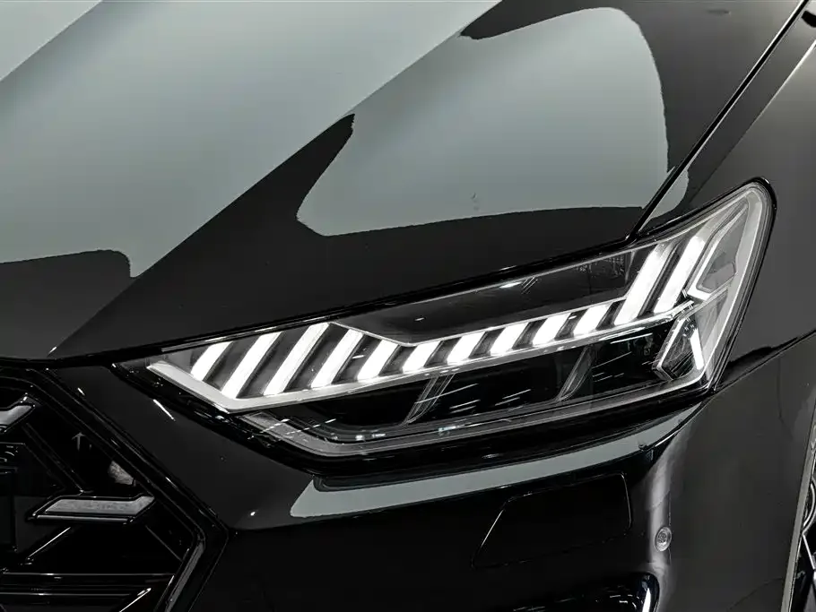 Audi Audi A7L 2024 45 TFSI quattro Black Warrior Edition — Фото автомобиля 4
