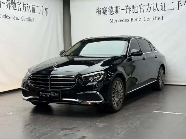 Фотография автомобиля — Mercedes-Benz E-Class