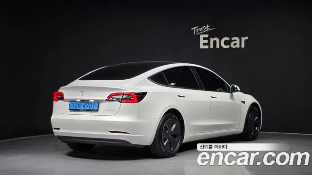 Tesla Model 3 — Фото автомобиля 2