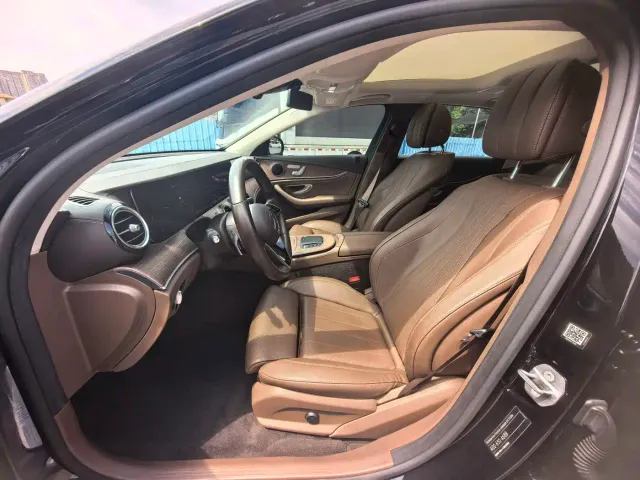 Mercedes-Benz E-Class — Фото автомобиля 8