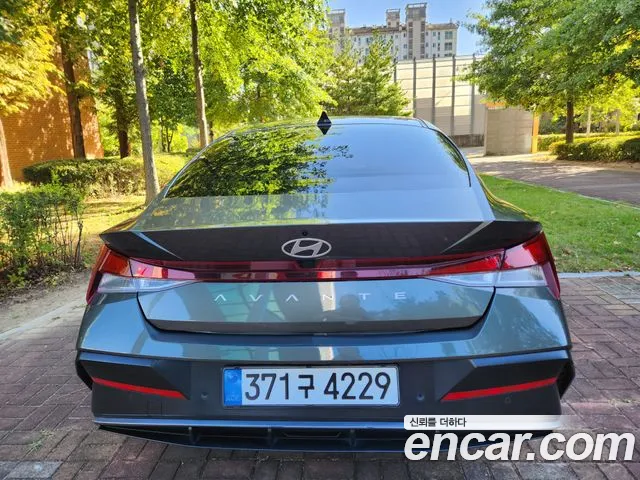 Hyundai Avante CN7 — Фото автомобиля 3