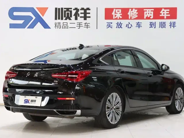 Hongqi H5 — Фото автомобиля 4