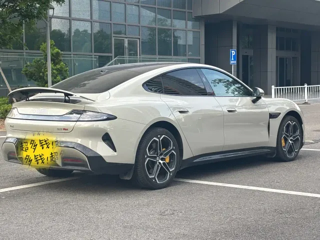Xiaomi SU7 — Фото автомобиля 19