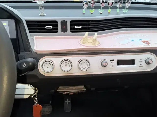 Wuling Hongguang Mini EV — Фото автомобиля 12