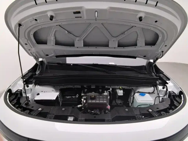 Leapmotor B10 — Фото автомобиля 6
