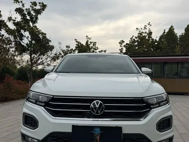 Volkswagen T-Roc — Фото автомобиля 9